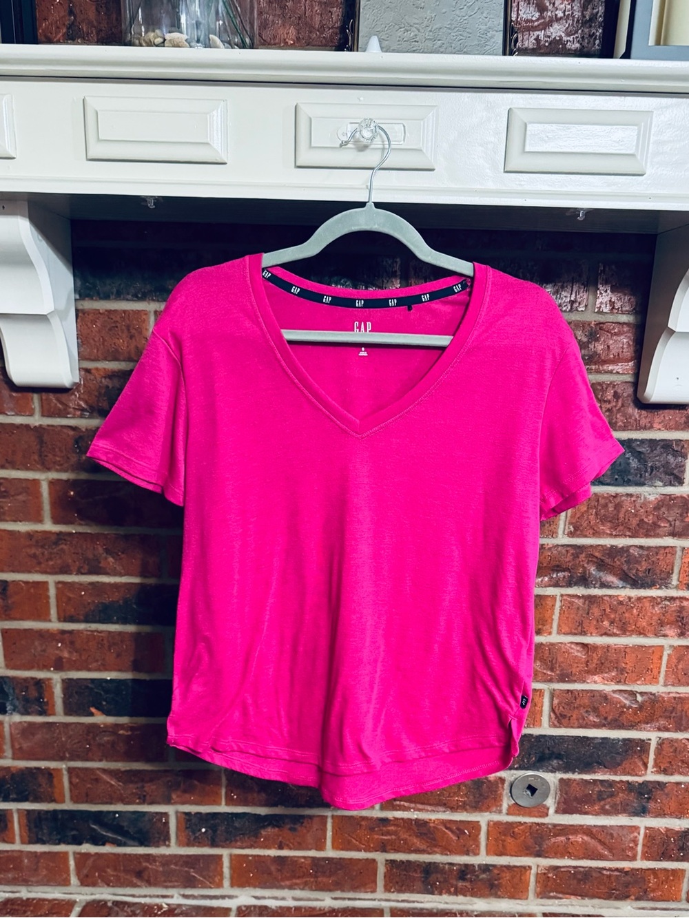 GAP Women's Short Sleeve V-Neck Tee - Pink Sz Small